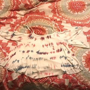 Cold shoulder cropped top